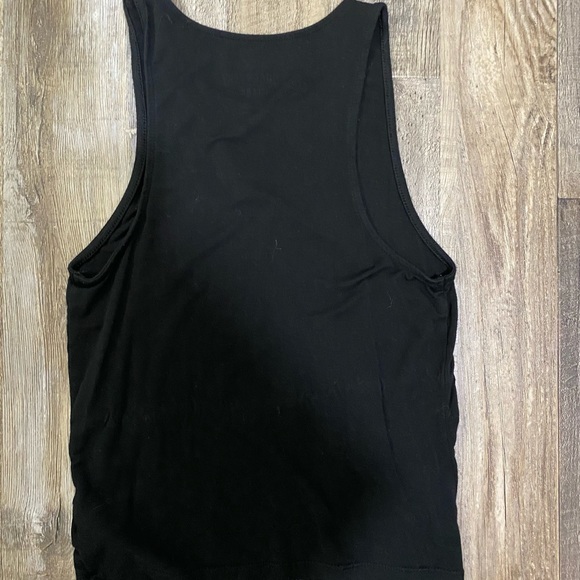 Soft and sexy embroidered tank top - Picture 3 of 3